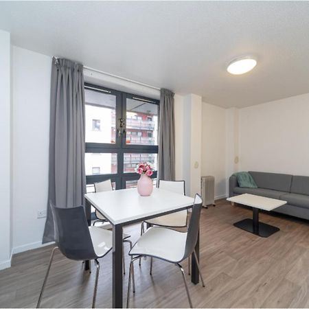 Appartement Joivy Affordable 3,4,5 And 12 Bed Private Flats Next To Royal Mile (Adults Only) à Édimbourg Extérieur photo